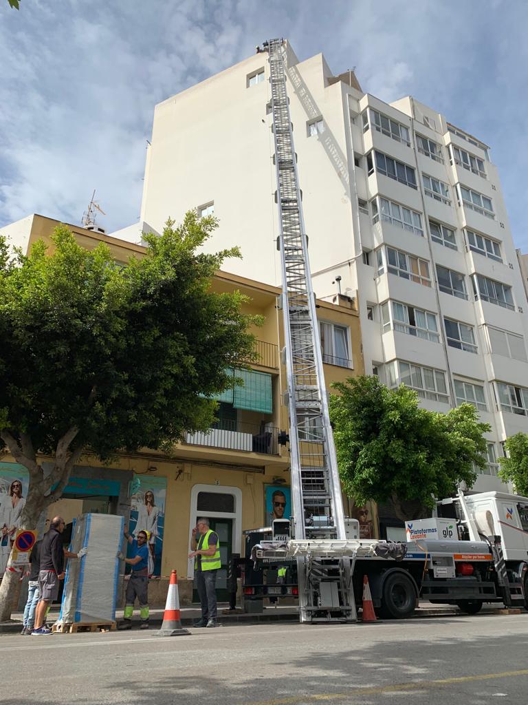 Mudanza Grua Ibiza 02