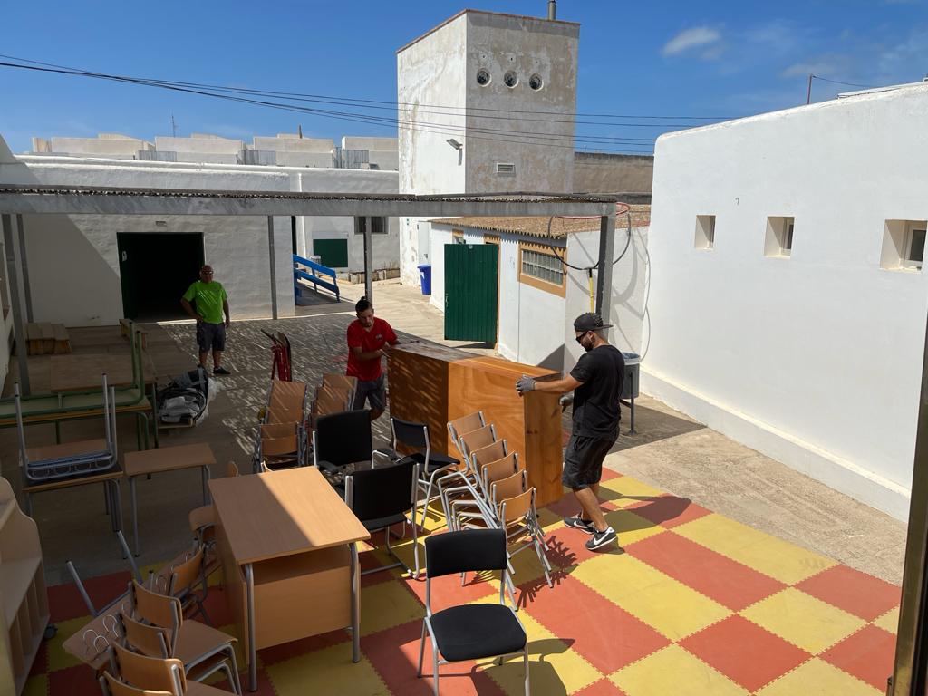Mudanza Mobiliario Colegio Formentera 27