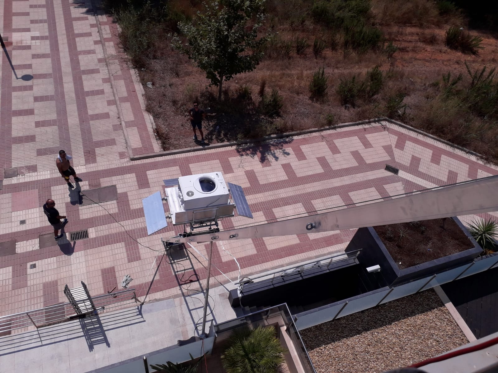 VIDEO: así trabajamos con nuestra plataforma elevadora